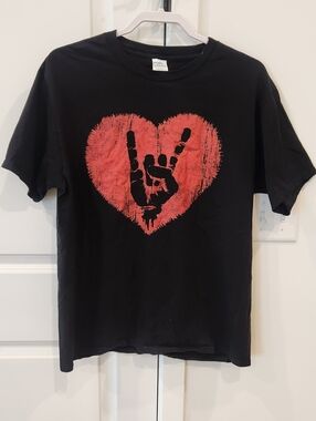 Black Short-Sleeve Tee with Red Heart & Rock Hand Graphic